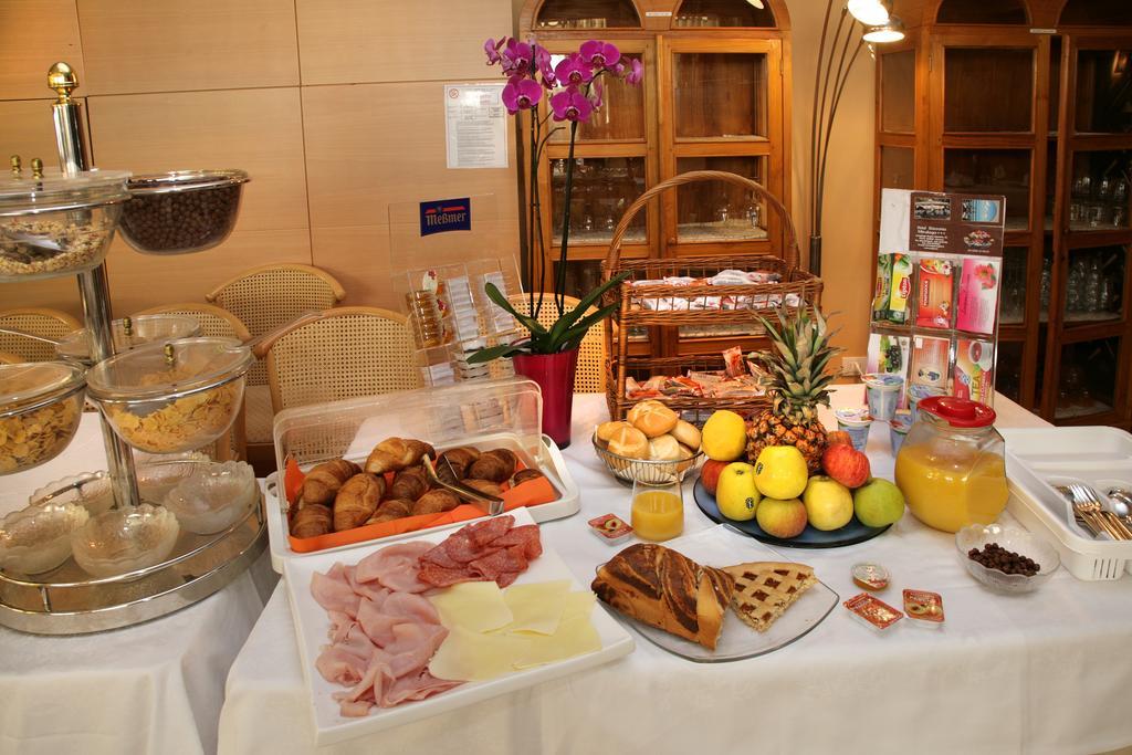 Hotel Ristorante Miralago Garda (Verona)